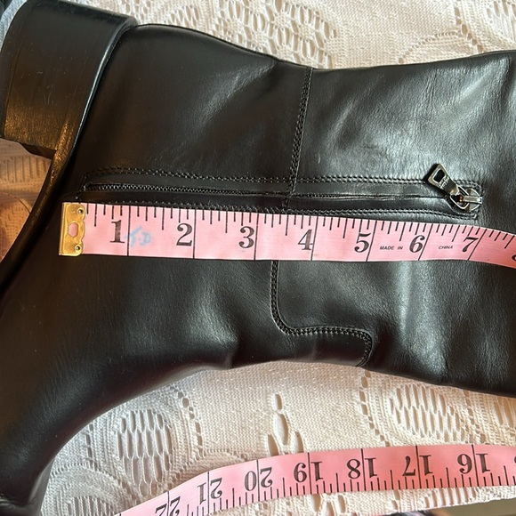 Prada Leather boots below the knee. Women’s size 8 . - Picture 13 of 16